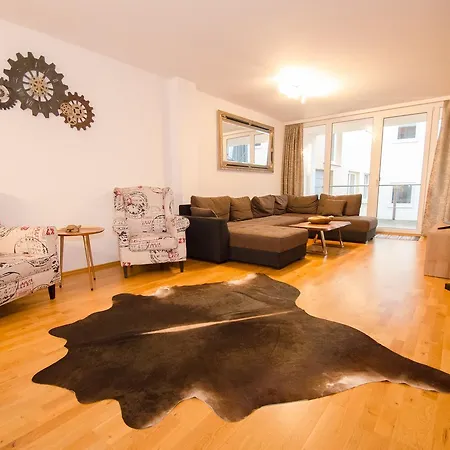 Penthouse Seven By In One Zell am See