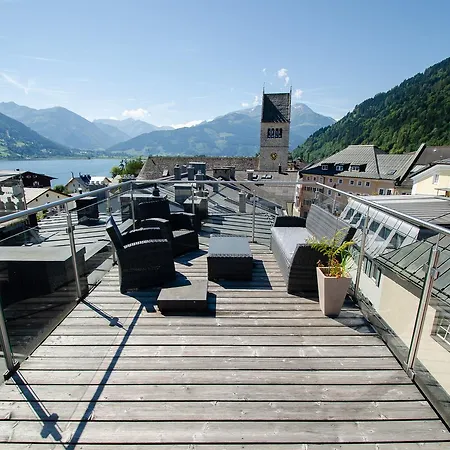 Penthouse Seven By In One