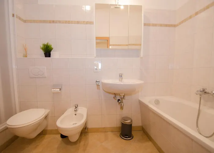 Penthouse Seven By In One